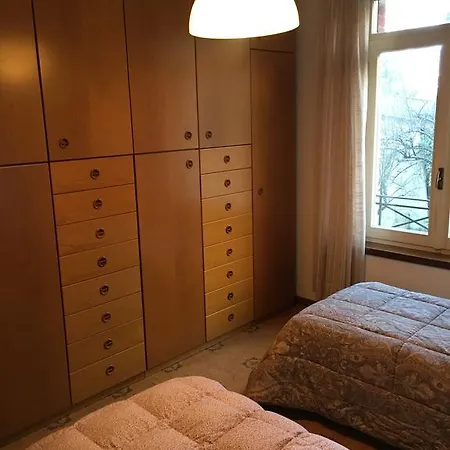 Velia Villa Lierna